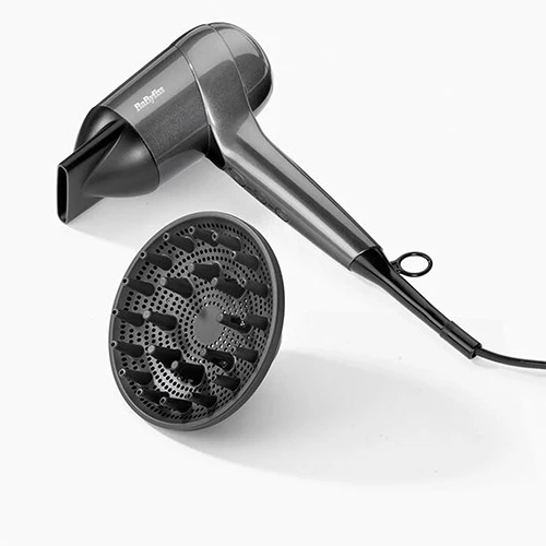 مجفف شعر بيبي ليس تيتانيوم شاين D6200DSDE - أداء قوي 1600 واط - ملحقان مرفقان - تحكم في تجعد الشعر - رمادي (3030050200140) - image 6 مجفف شعر بيبي ليس تيتانيوم شاين D6200DSDE - أداء قوي 1600 واط - ملحقان مرفقان - تحكم في تجعد الشعر - رمادي (3030050200140) - image 6
